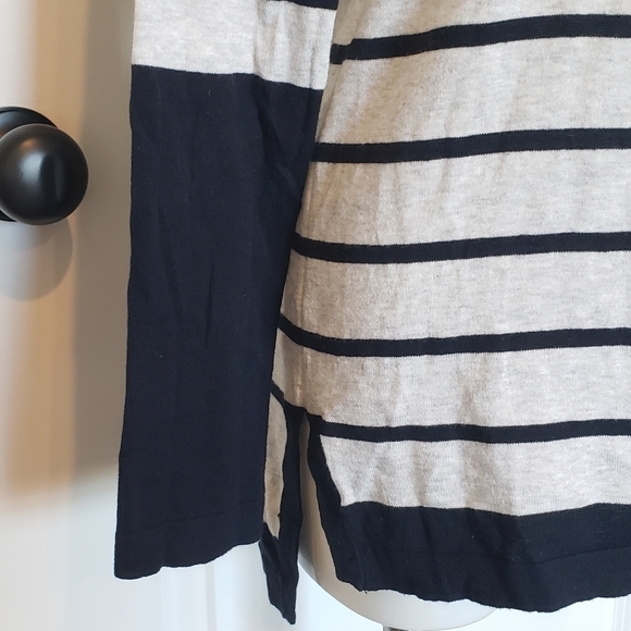 FATE Gray Navy Stripe V-neck Cotton Lightweight Sweater M - Picture 3 of 8